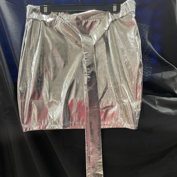Lori Metallic Belted Mini Bodycon skirt - Picture 1 of 3